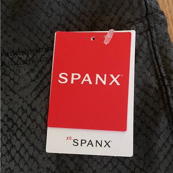 NWT SPANX Faux Leather Bike Shorts Black Metallic Snake Print Size XS - Picture 11 of 13